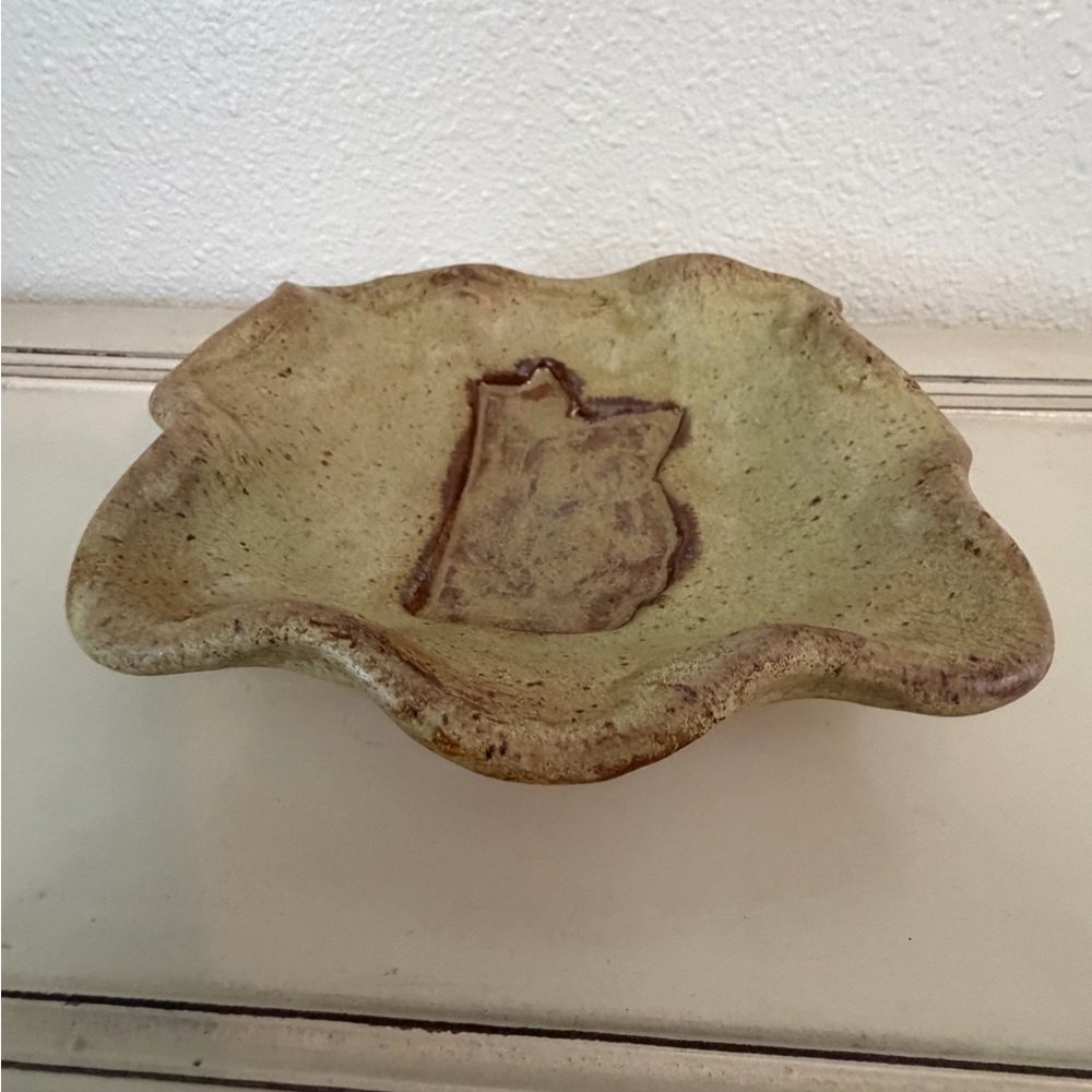 Etta B Pottery Mississippi Trinket Dish Scalloped Wavy Heritage - Picture 6 of 15